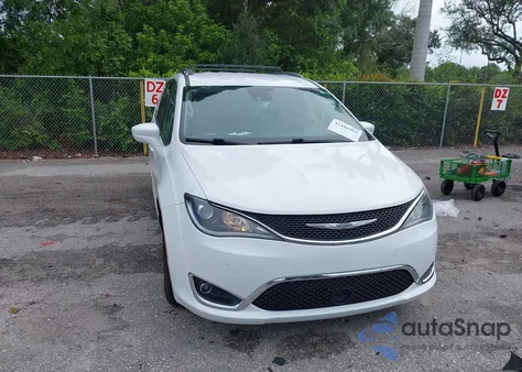 2017 Chrysler Pacifica Touring-L Plus из США, поврежденный, VIN 2C4RC1EG4HR652969